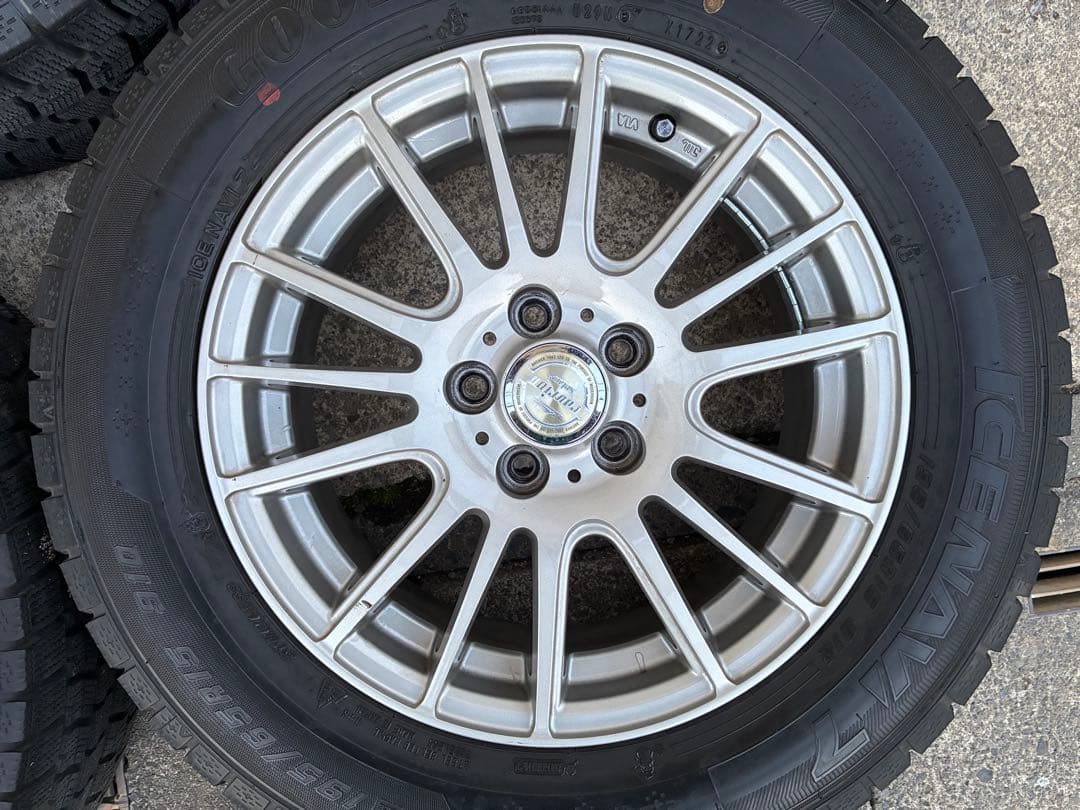 【送料込】22年バリ溝 スタッドレスタイヤ195/65R15 プリウスなど