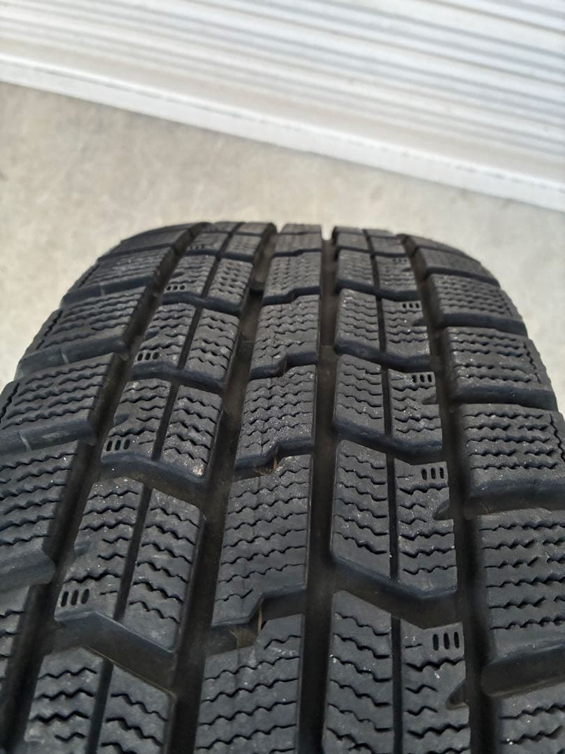 【送料込】22年バリ溝 スタッドレスタイヤ195/65R15 プリウスなど