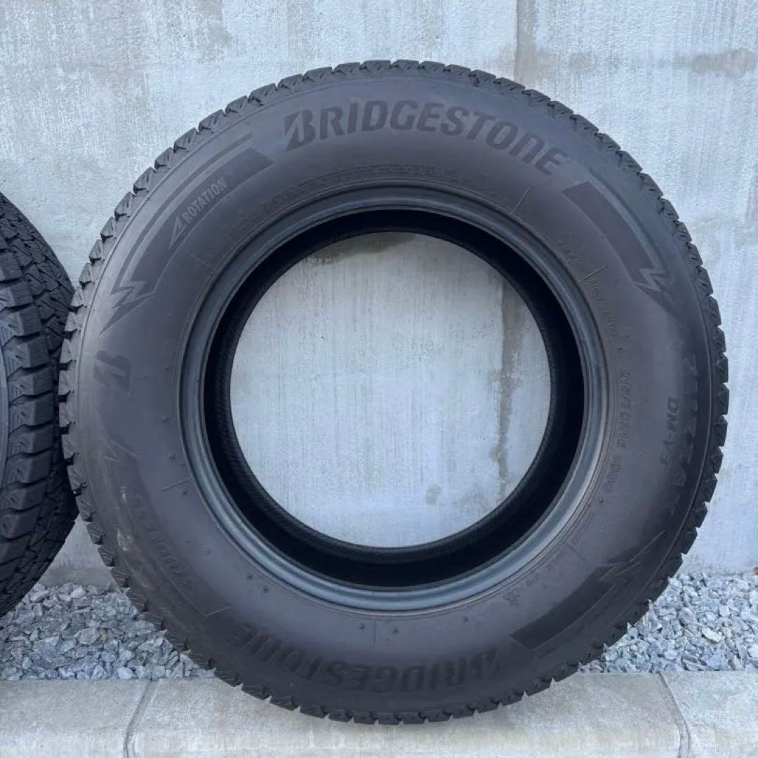 bj　BLIZZAK DM-V3 215/70R16 4本組のうち①