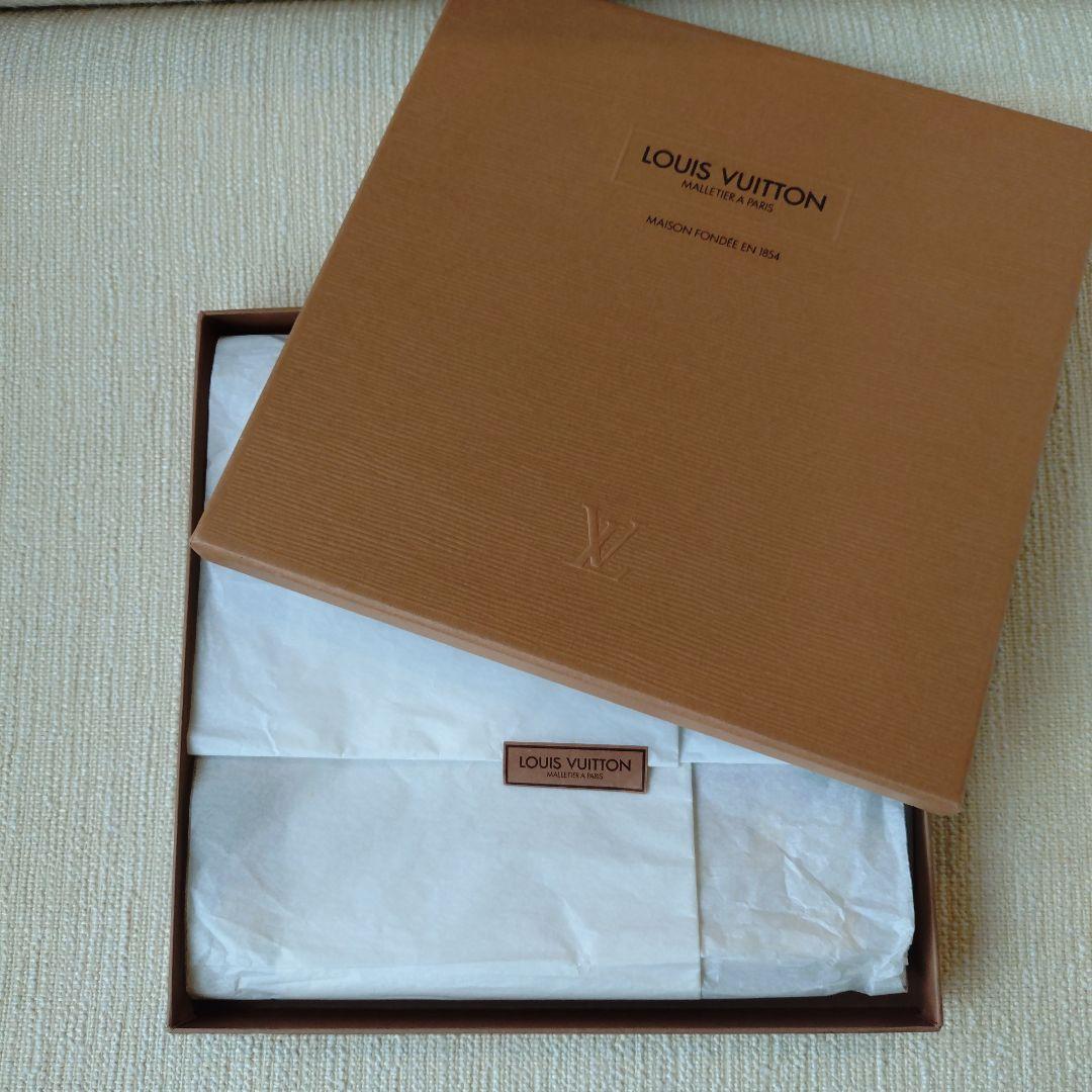 ルイ・ヴィトンモノグラム刺繍シルクアセテートストール