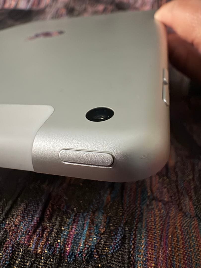 【良品】iPad (第7世代) 32GB Wi-Fi+Cellularモデル