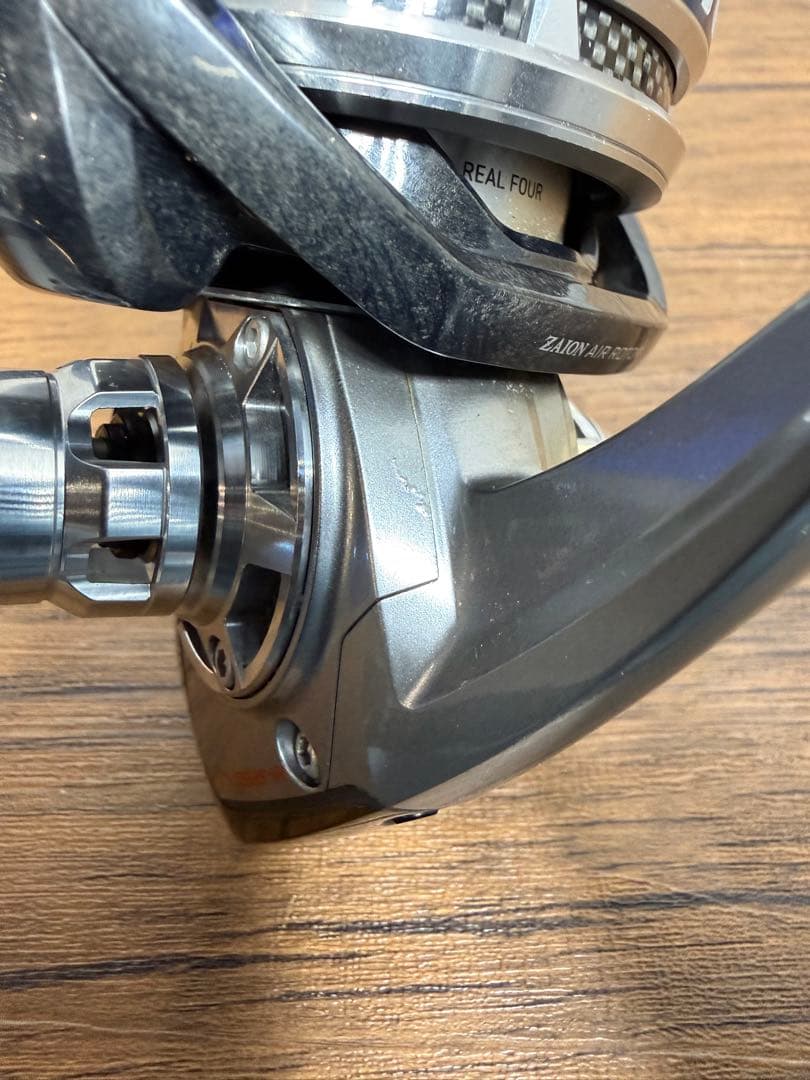 DAIWA SALTIGA 5000H スピニングリール