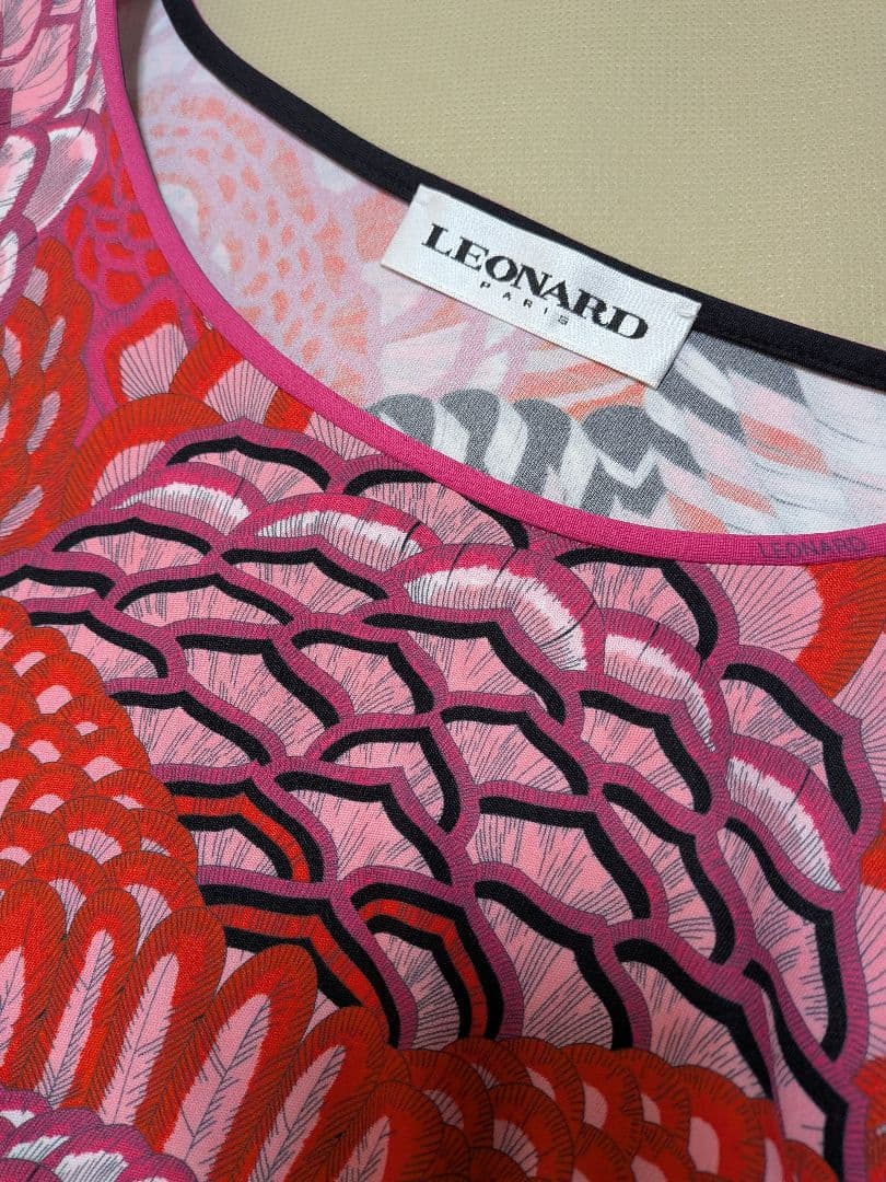 レオナール　インポートのワンピース　size42　赤ピンク系