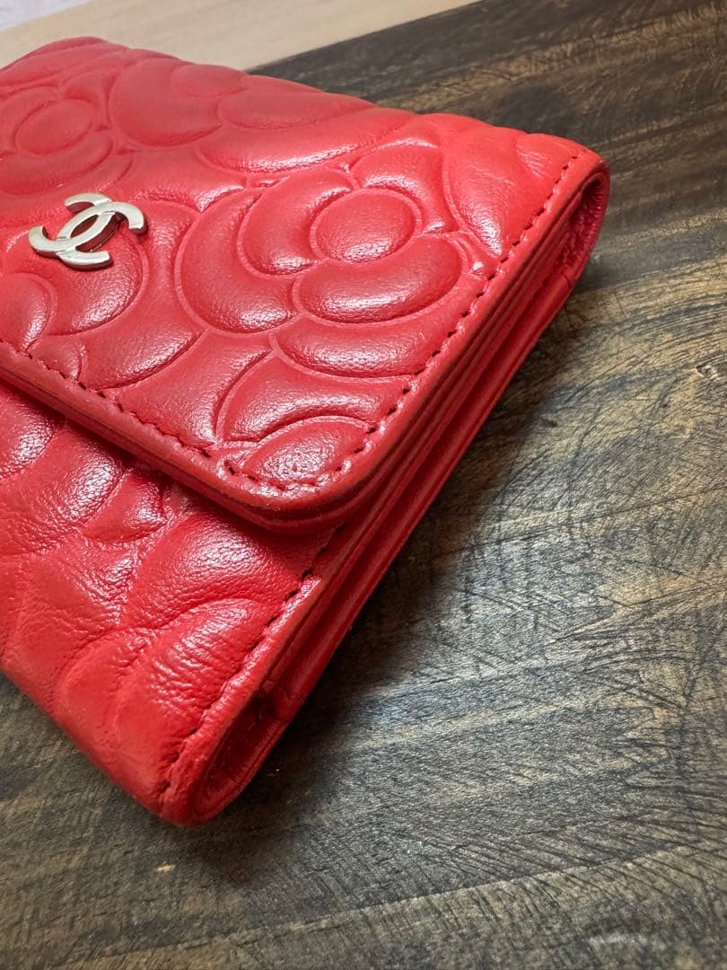 即納　美品　CHANEL シャネル カメリア ココマーク 三つ折り財布 レッド