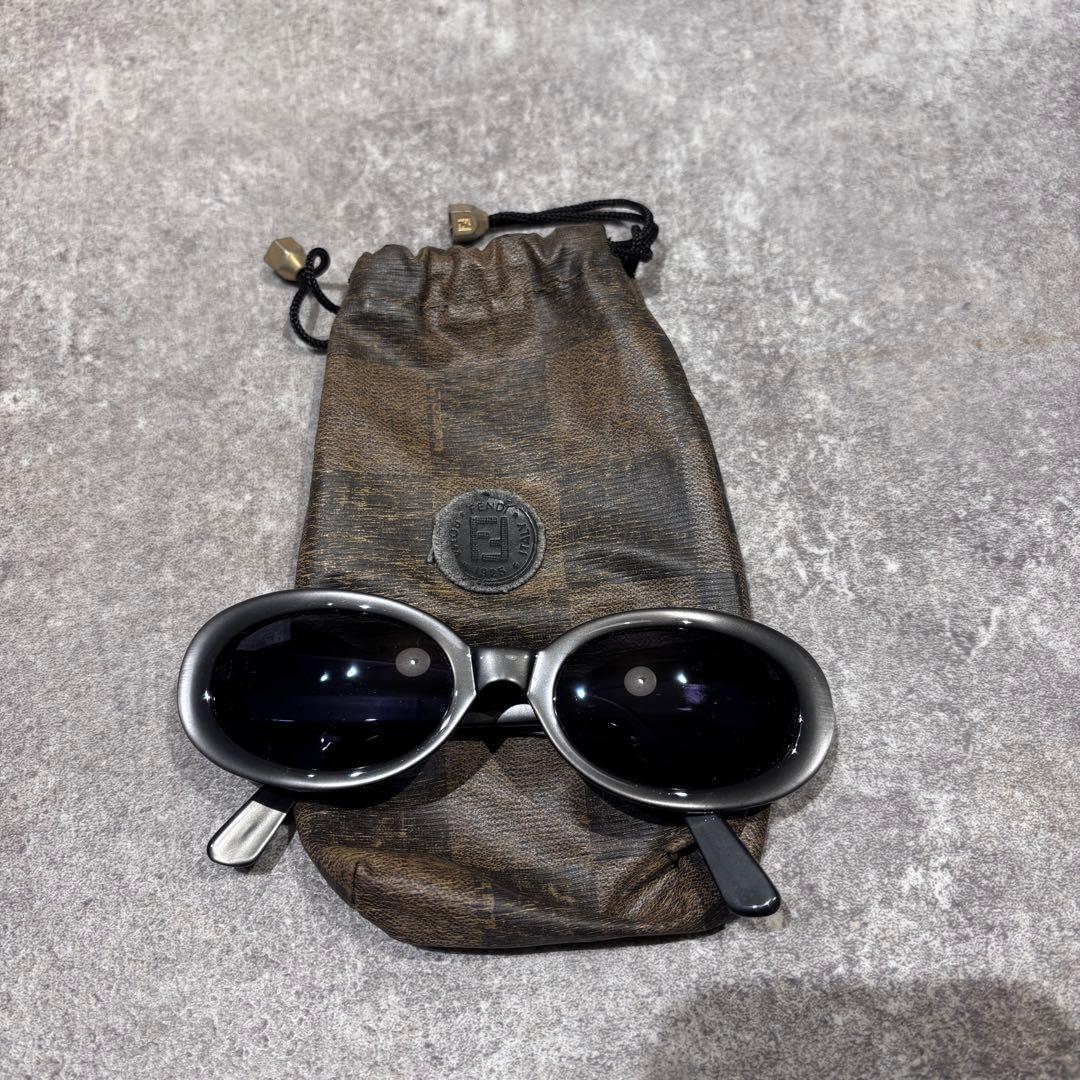 小物 FENDI Side Logo Oval Sunglasses y2k