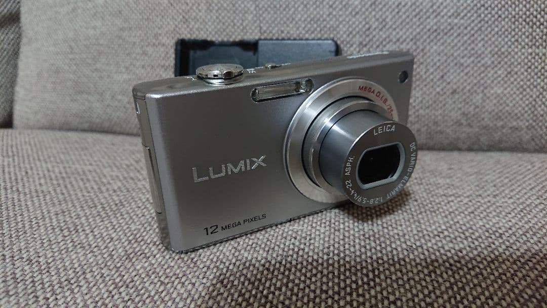 パナソニックLUMIXデジカメDMC -FX40
