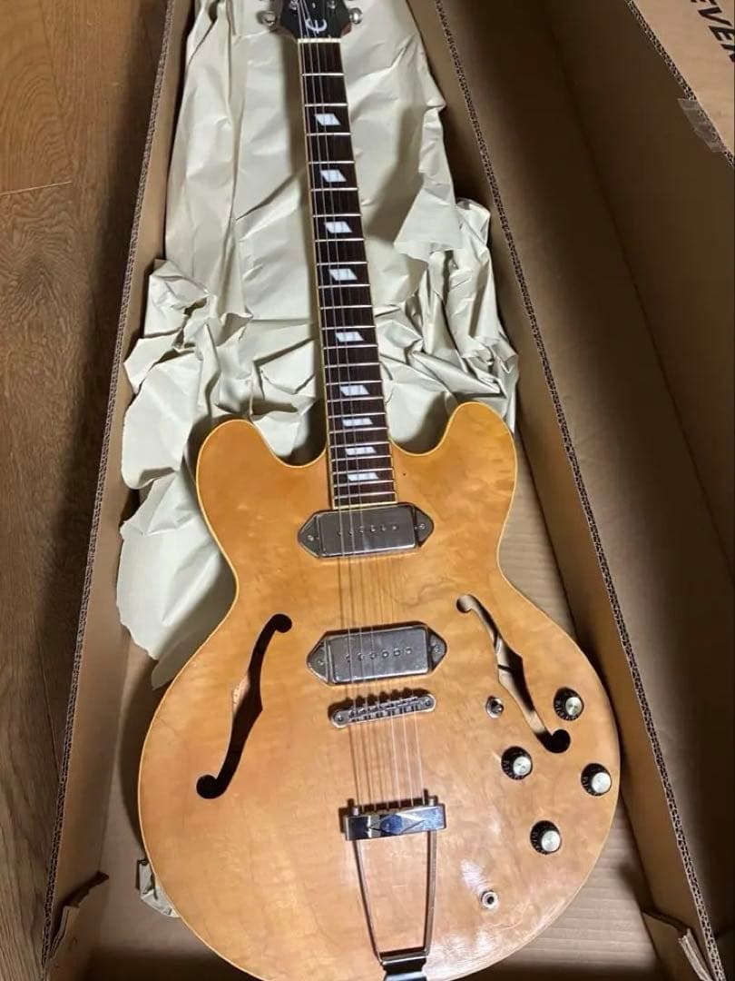 Epiphone Casino トラ目　2004 ピアレスNAT