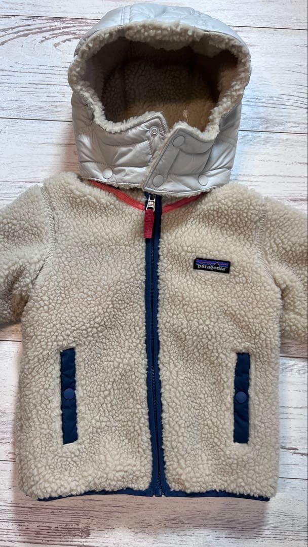 【美品】パタゴニア　ベビー・リバーシブル・トリブルズ・フーディ　18M