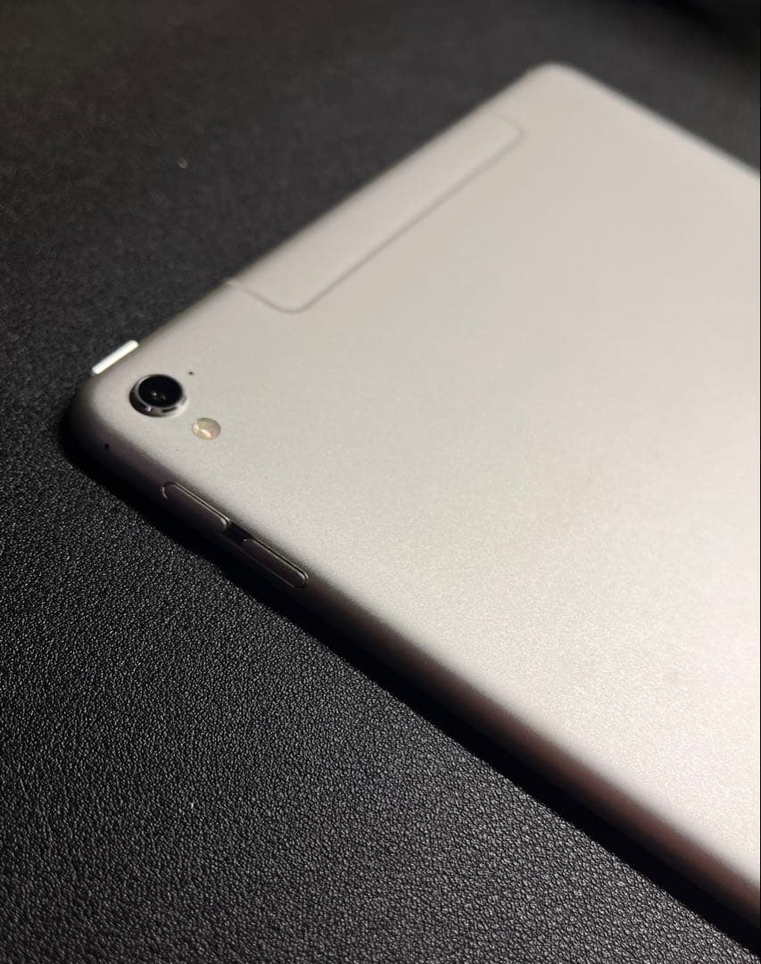 iPad Pro 9.7インチ Wi-Fi+Cellular 32GB シルバー