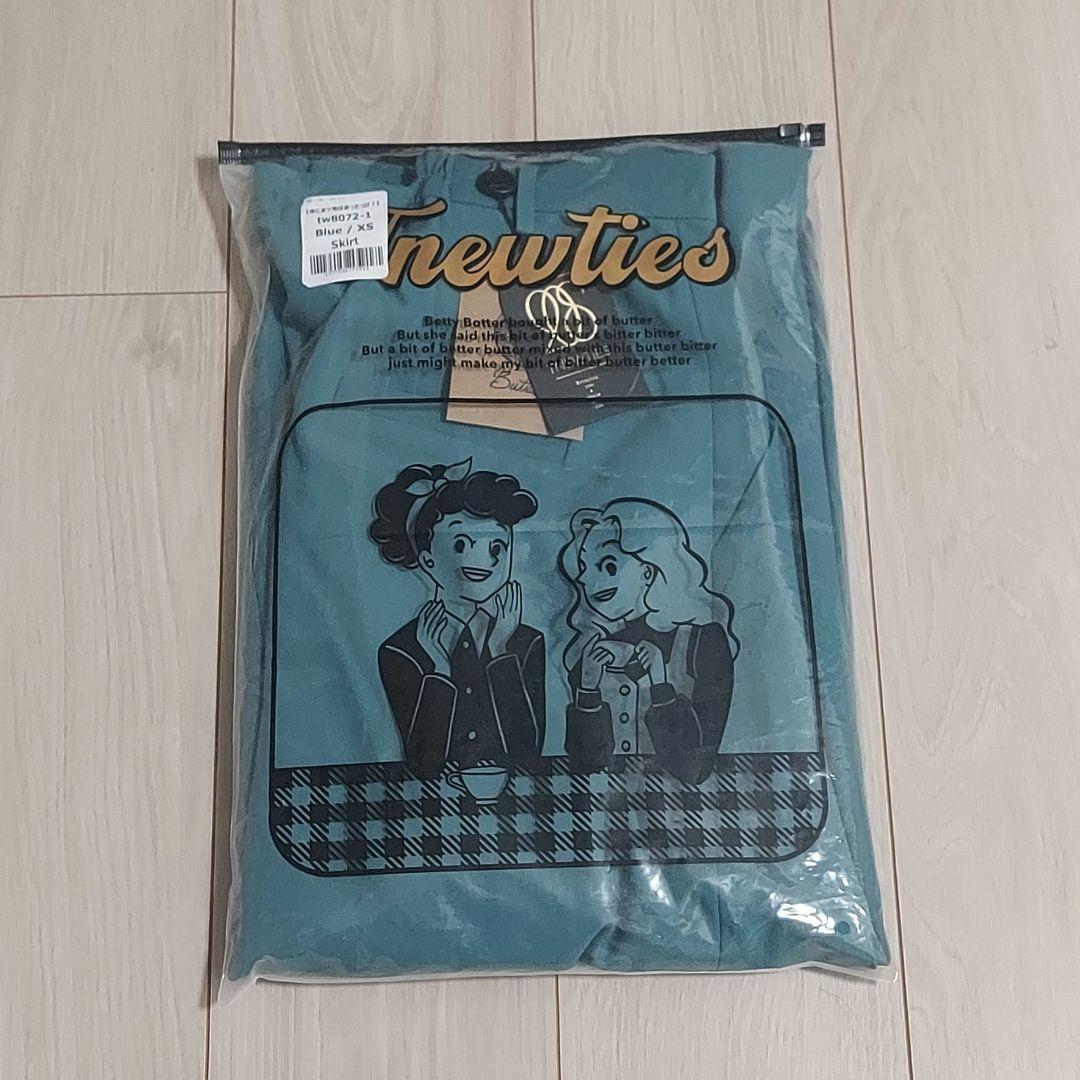 Tnewties 羊にまつ毛はあったっけ？ スカート