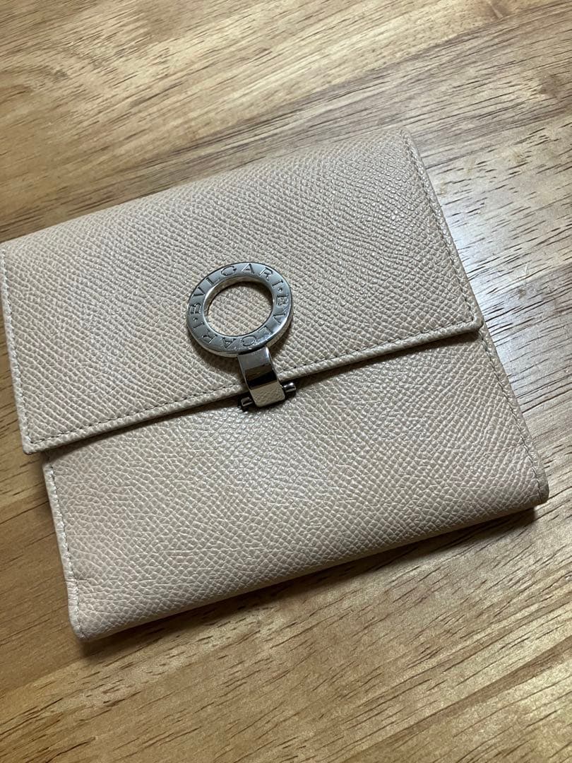 ブルガリ　BVLGARI ベージュ　二つ折り財布