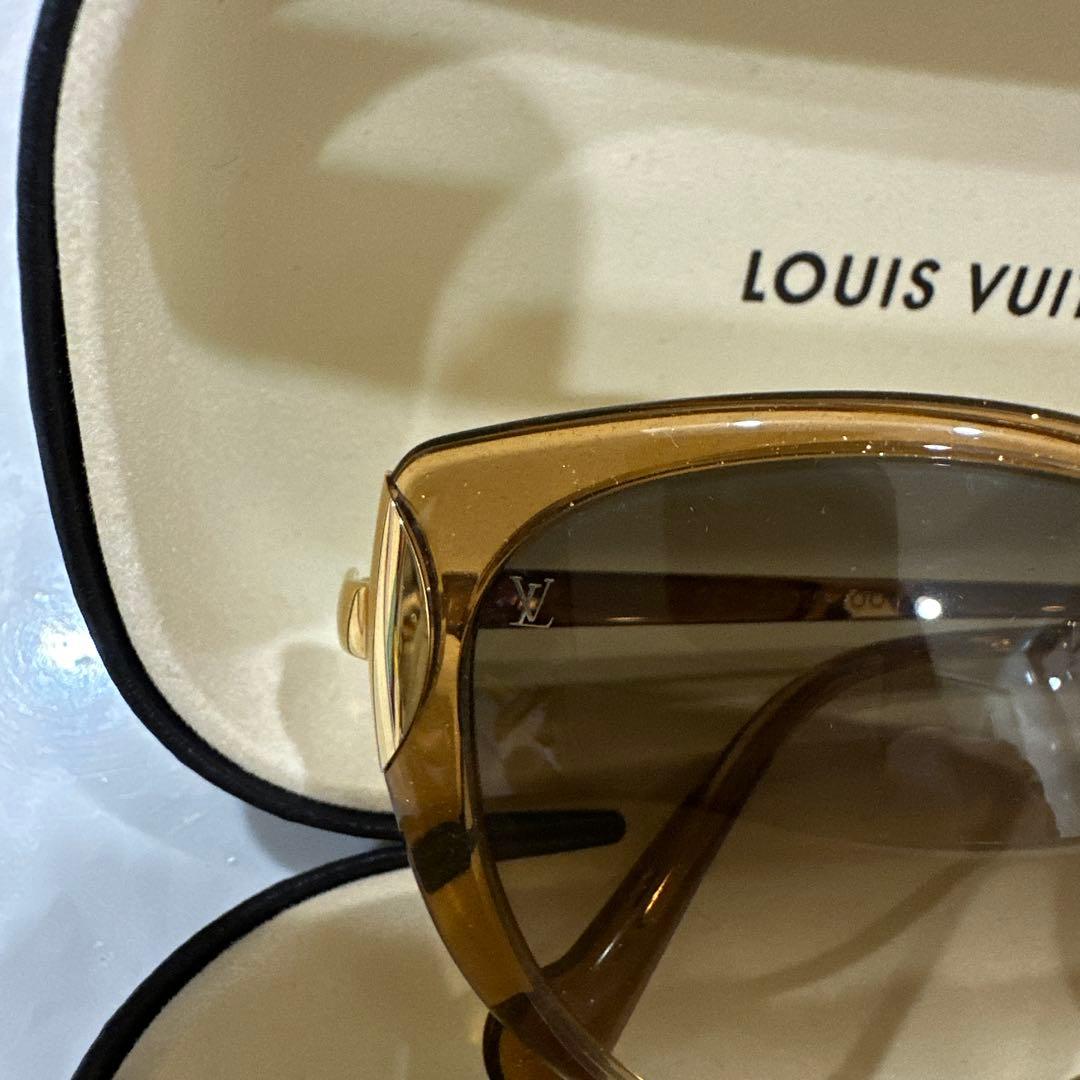 LOUIS VUITTON ブラウン キャットアイ サングラス
