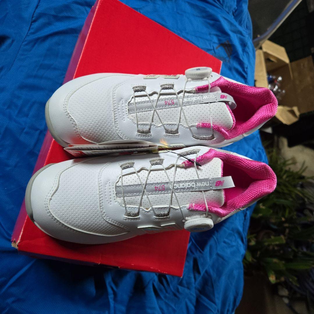 New Balance WGBS574H ホログラム ゴルフシューズ 　25.0