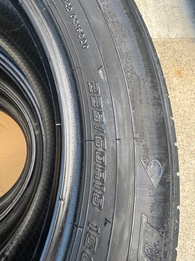 225/60R18 100H タイヤ 4本セットDUNLOP GRANDTREK