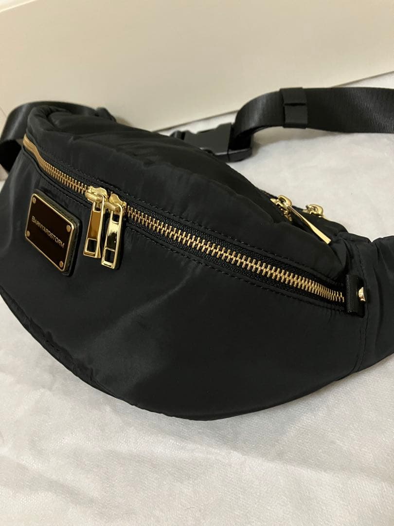 バンヤードストーム キレイめボディバッグ ブラック