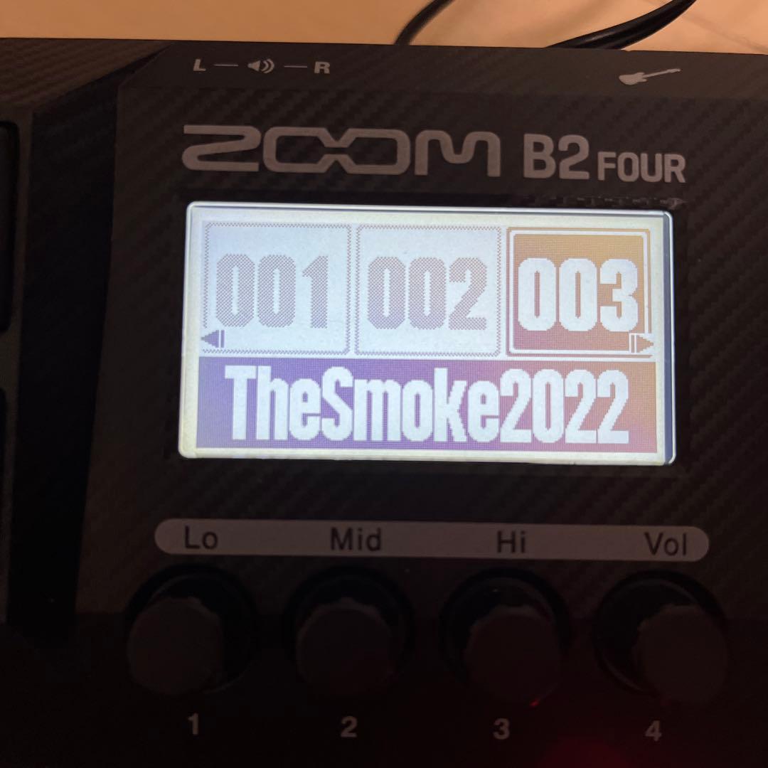 Zoom b2 four ベース　マルチエフェクター　初心者　中級者