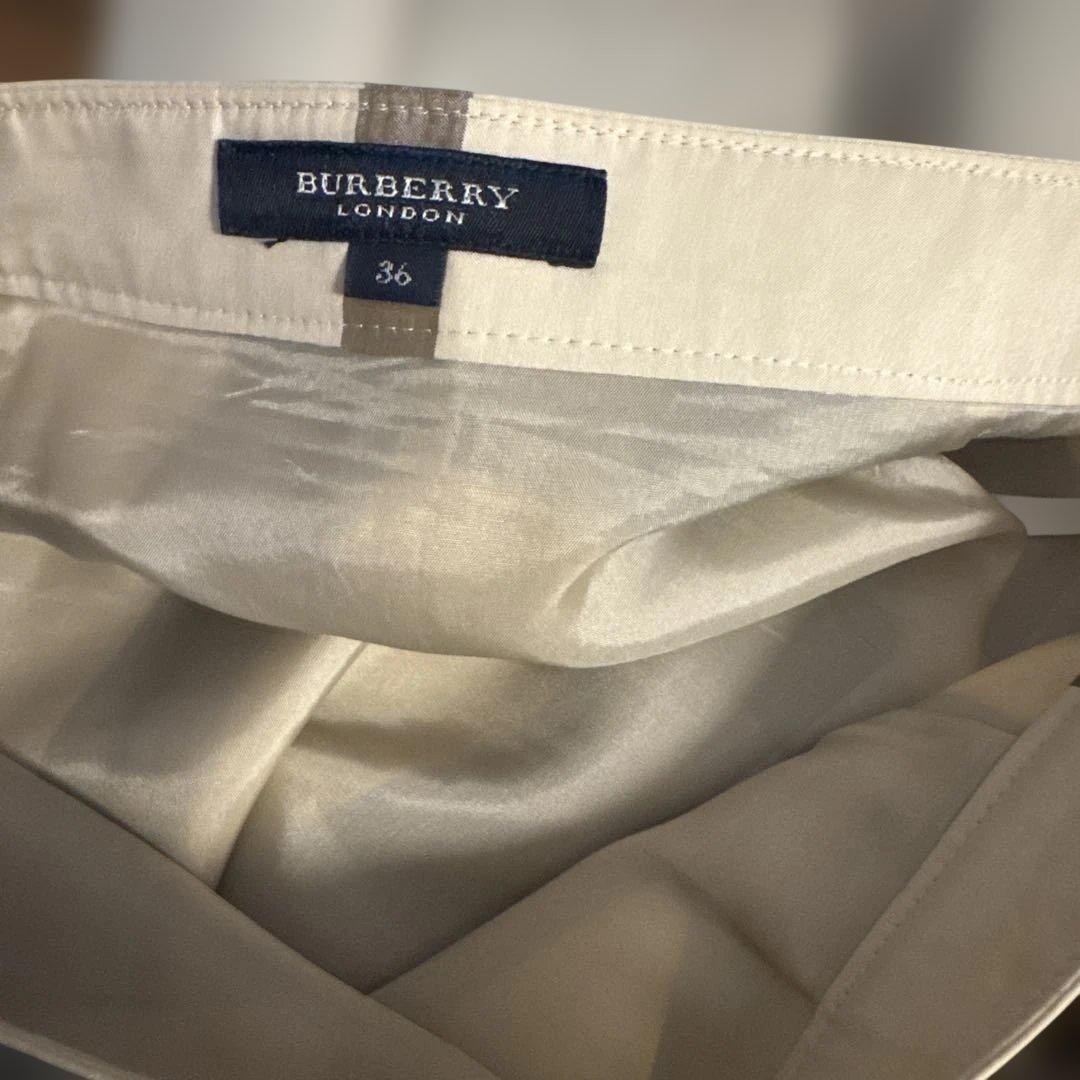 Burberryフレアスカート春夏
