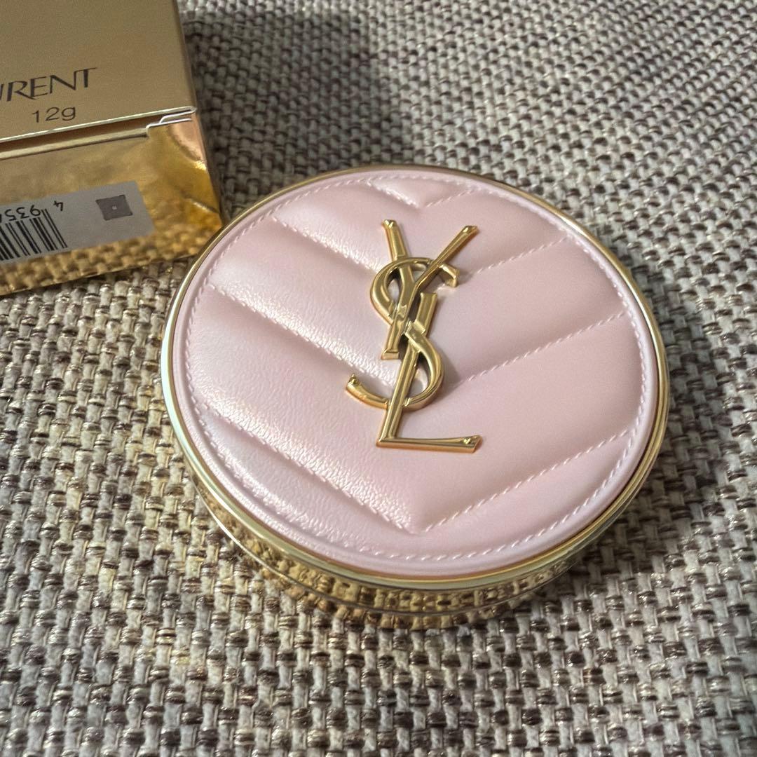 Yves Saint Laurent クッションファンデーションB10