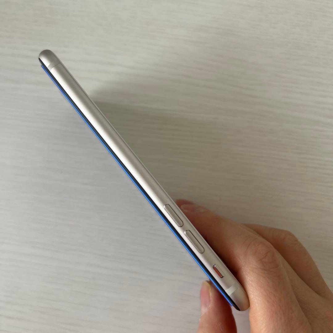 ほぼ未使用品　iPhone SE 第3世代　64GB スターライト
