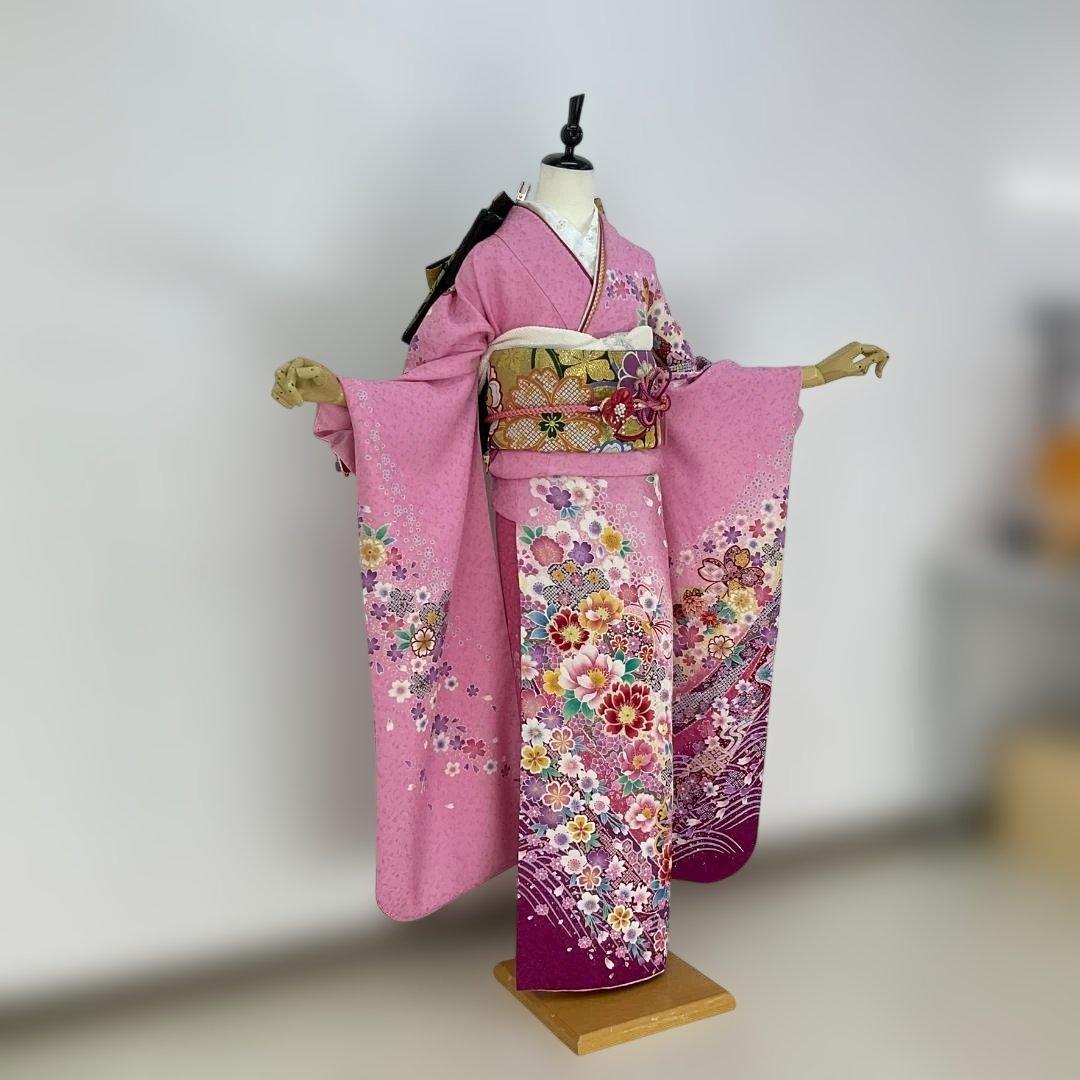 正絹お振袖 ピンク 変わり紋織り地　Mサイズ　仕立て上がり品　美品