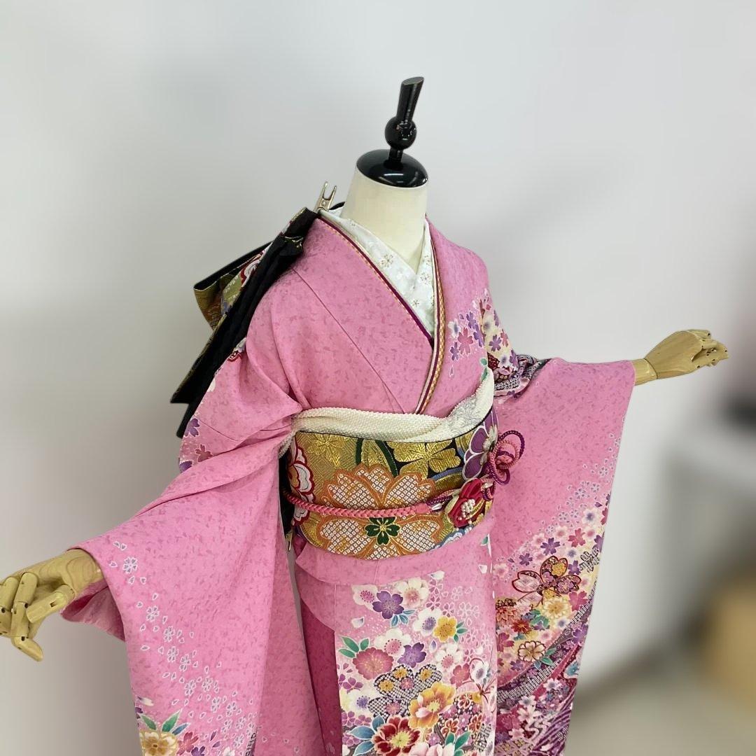 正絹お振袖 ピンク 変わり紋織り地　Mサイズ　仕立て上がり品　美品