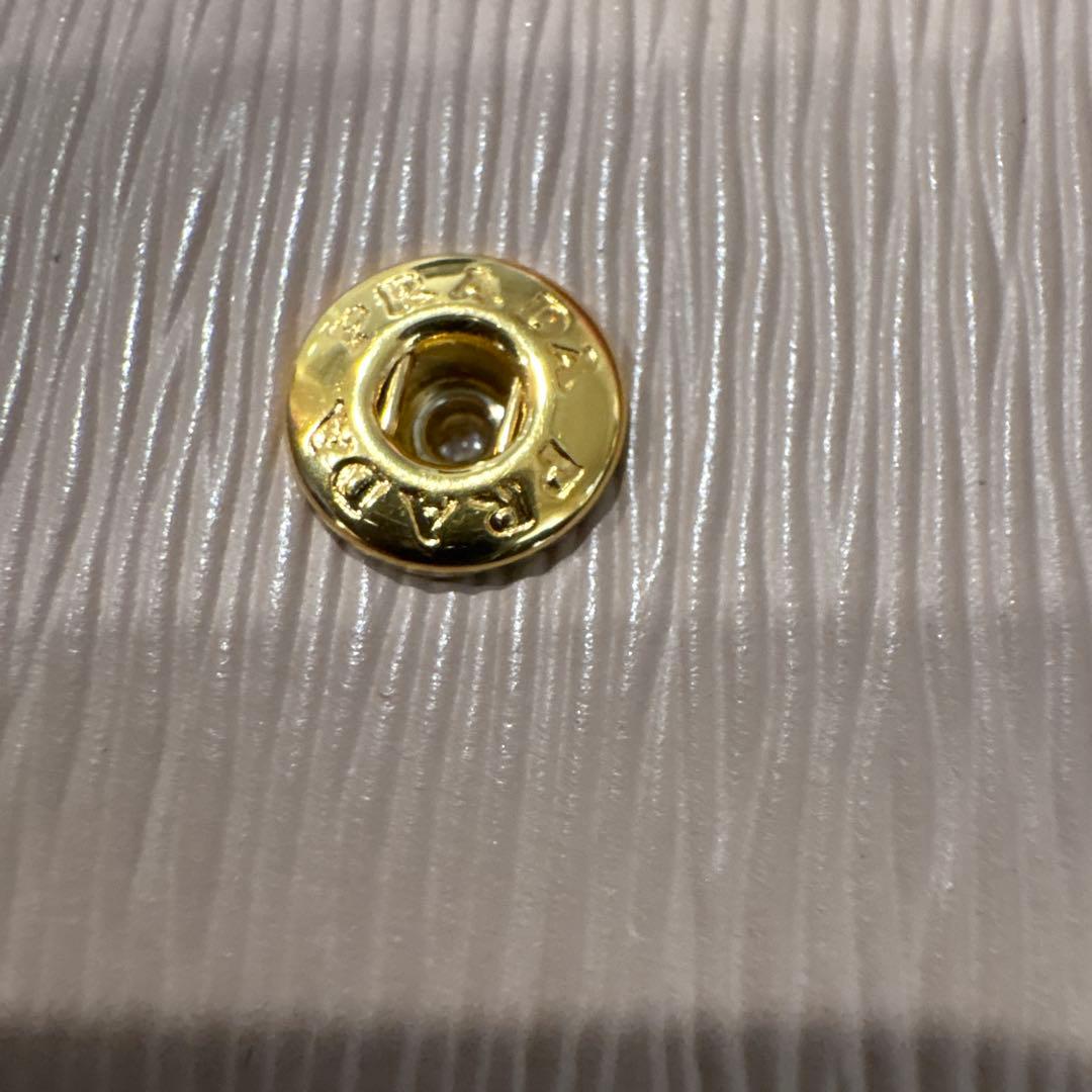 新品 プラダ サフィアーノ 1ML018 二つ折り財布 三角ロゴ 箱ショッパー付
