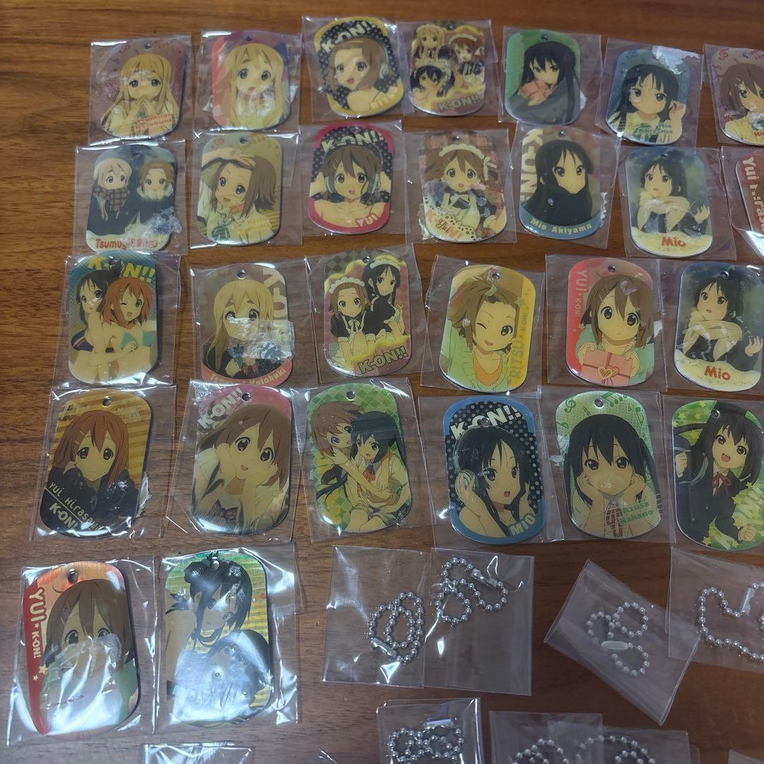 けいおん!!　秋山澪　平沢唯　琴吹紬　メタリックプレート　キーチェーン