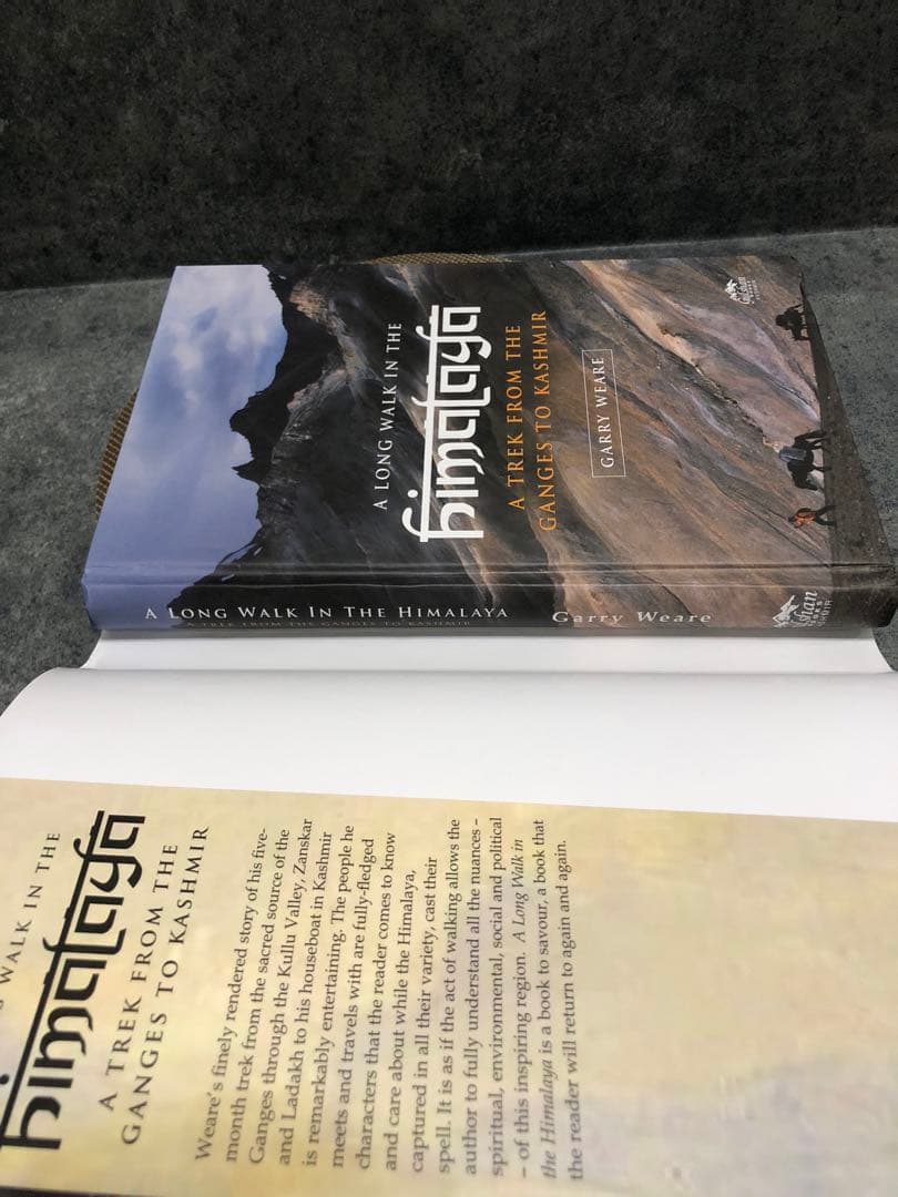 洋書 A Long Walk in the Himalaya Garry Weare