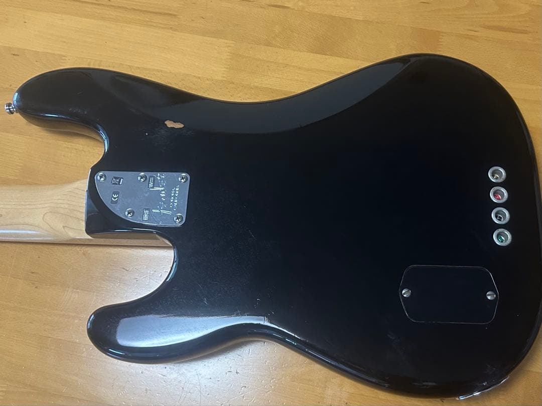 ベース FENDER USA AMERICANDELUXE PRECISION BASS