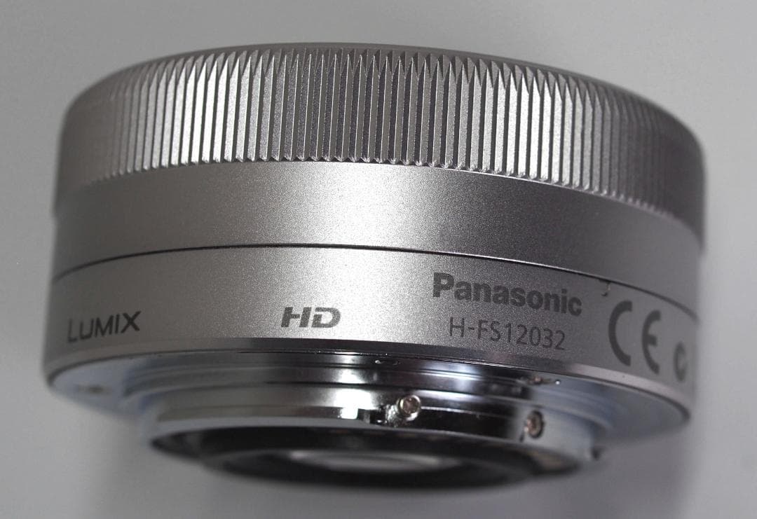 パナソニック LUMIX 32mm 　H-FS12032