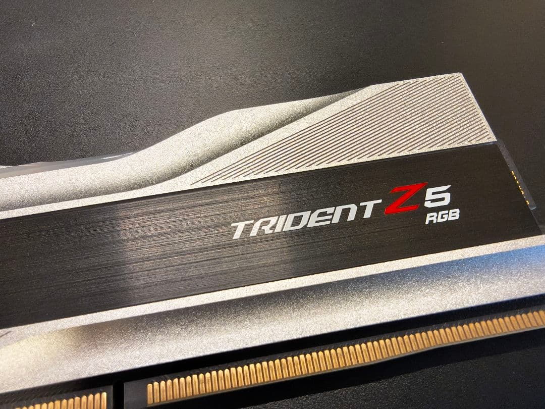 メモリー Trident Z5 RGB DDR5-6000 16GB