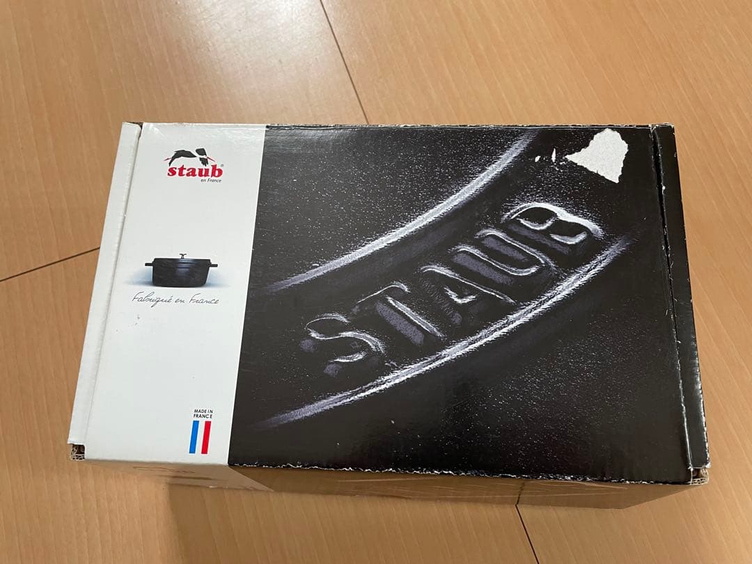 美品　staub ストウブ　ココットラウンド　14cm 黒