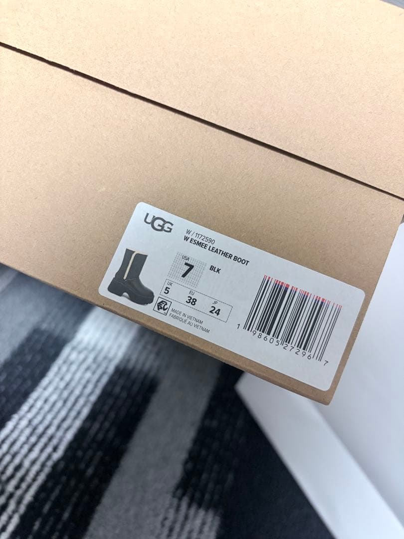 UGG W ESMEE LEATHER BOOT レザーブーツ