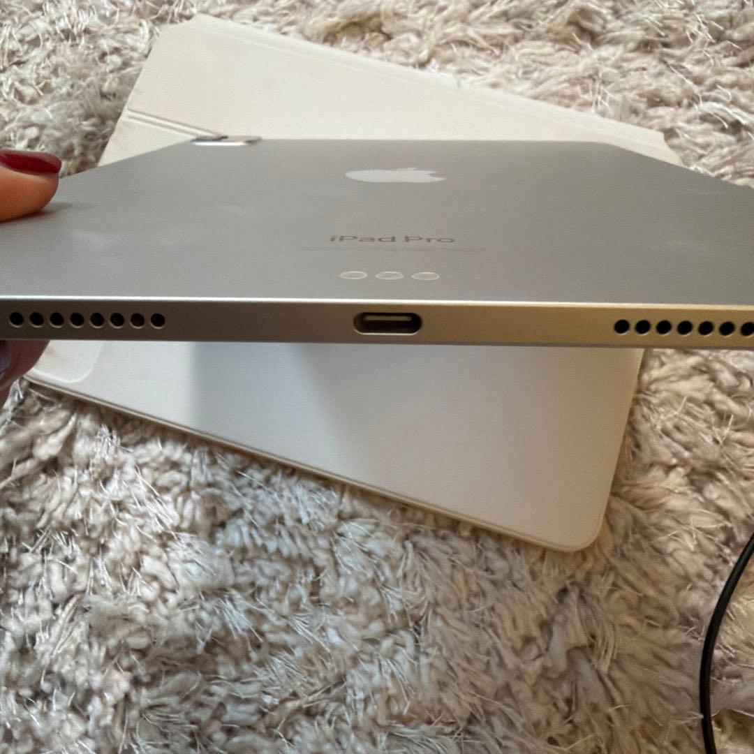 【hiro】Apple iPad Pro 11インチ（第4世代）128GB