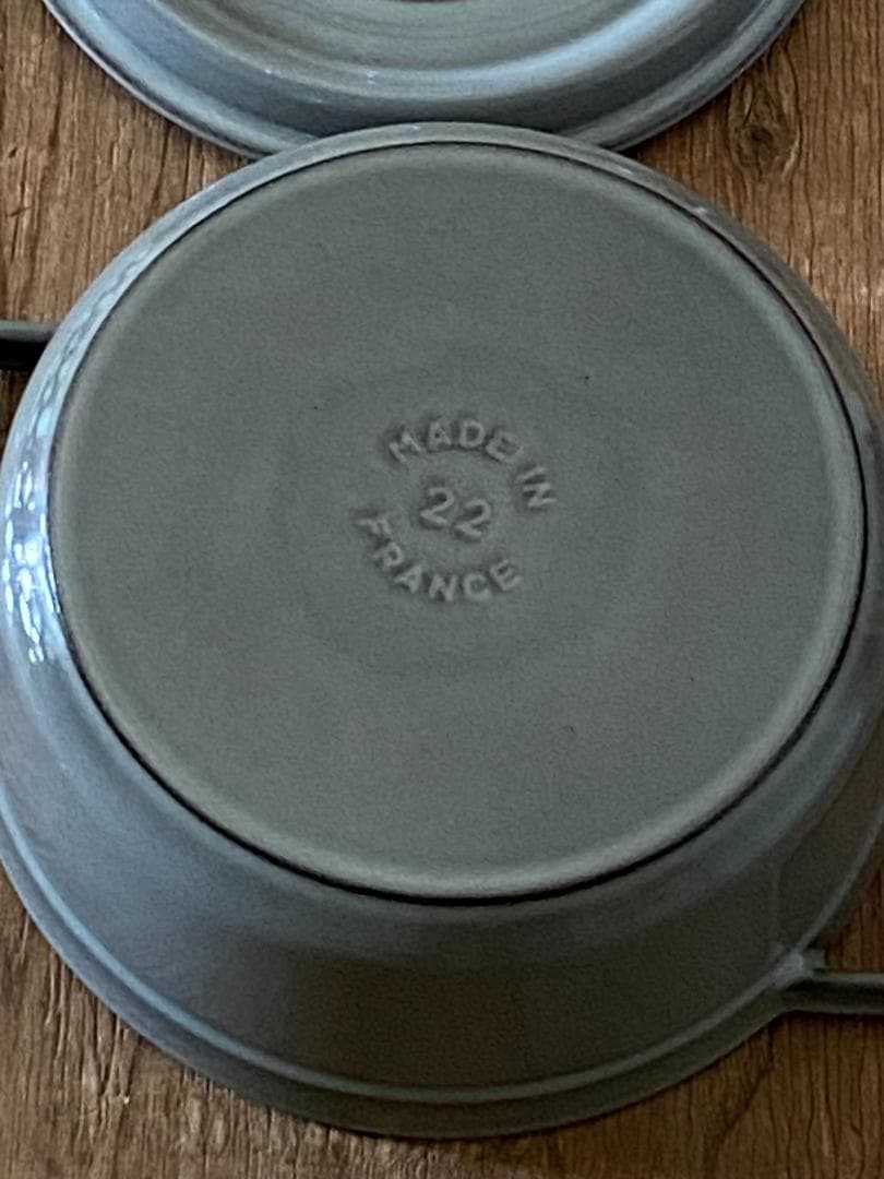 STAUB La Cocotte 22cm 両手鍋 鋳物鍋 ラウンド