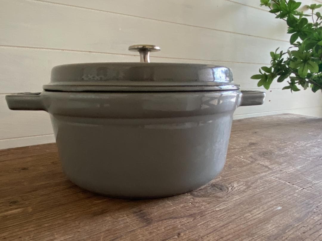 STAUB La Cocotte 22cm 両手鍋 鋳物鍋 ラウンド