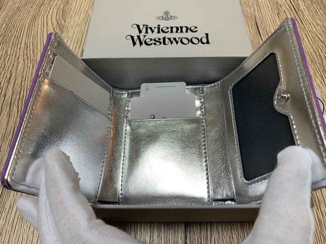 新品・タグ付　Vivienne Westwood 三つ折り財布 パープル