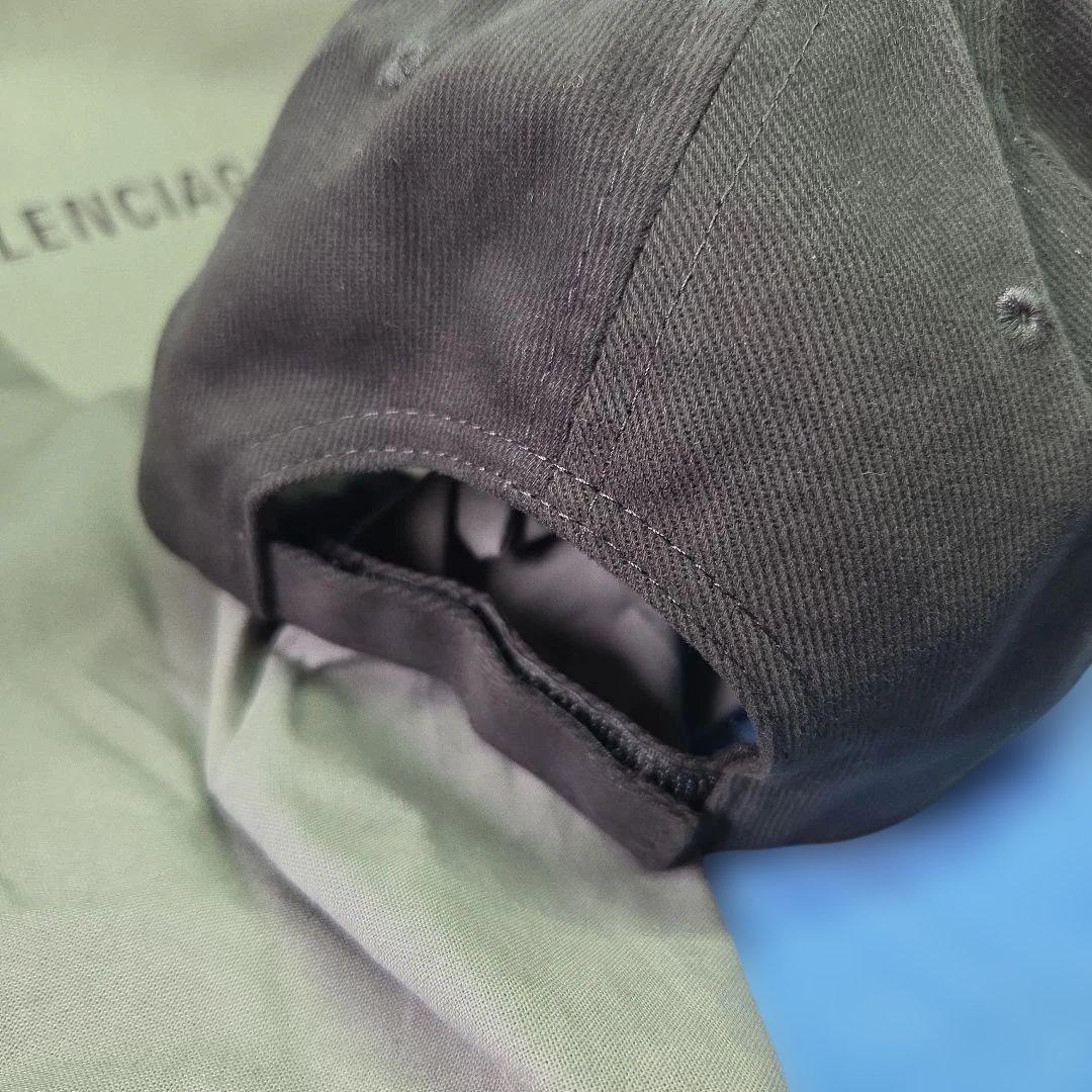 布袋、紙袋付き　BALENCIAGA ブラック キャップ