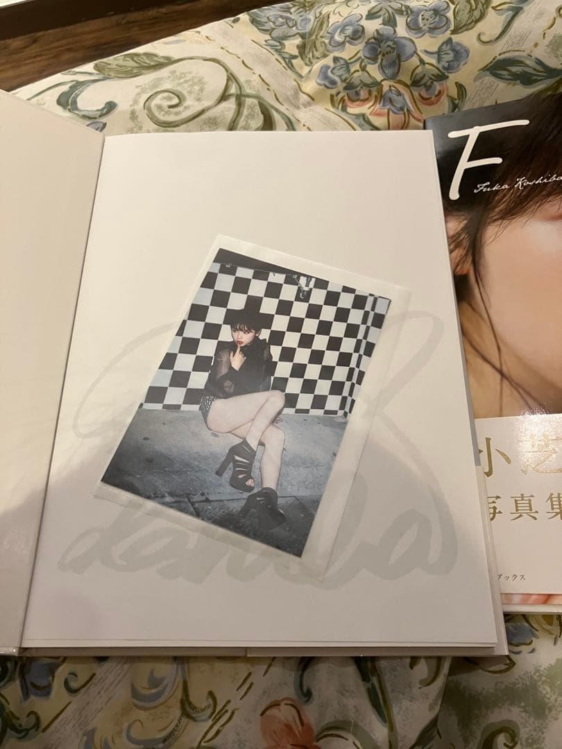 サイン・生写真付き　F 小芝風花写真集