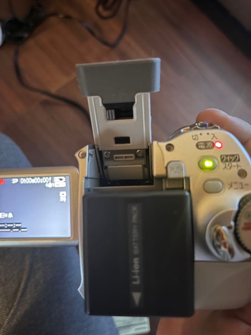 Panasonic NV-GS250デジタルビデオカメラ シルバー