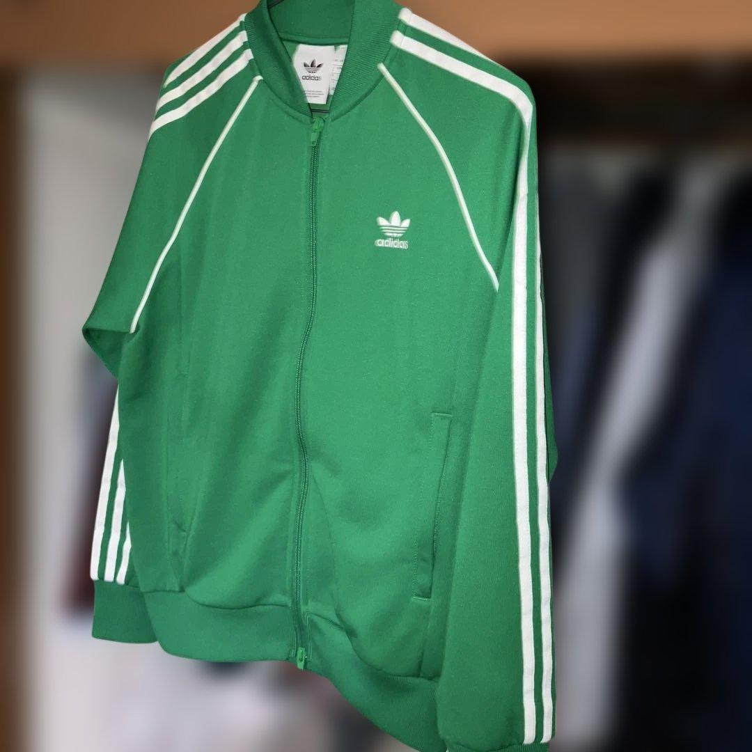 adidasアディカラークラシックスSSTトラックジャケット カレッジグリーン