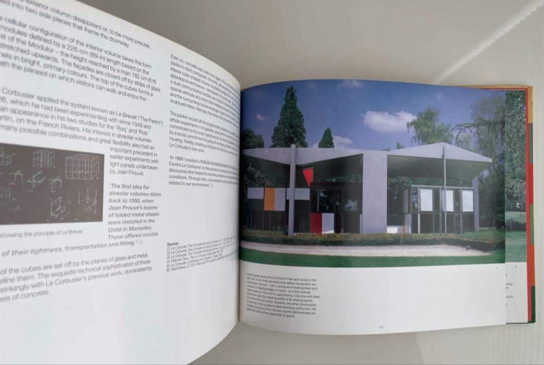 le corbusier ルコルビジェ　walkging through 作品集