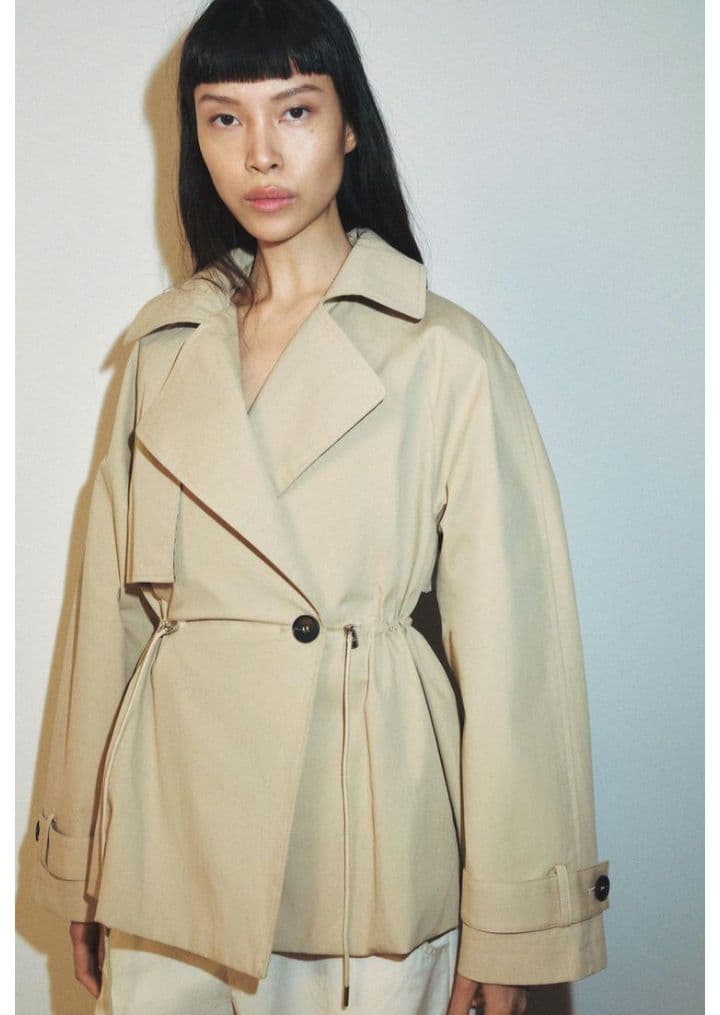 【最安値】ZARA 調節可能なウエスト ショートトレンチコート XS 完売品