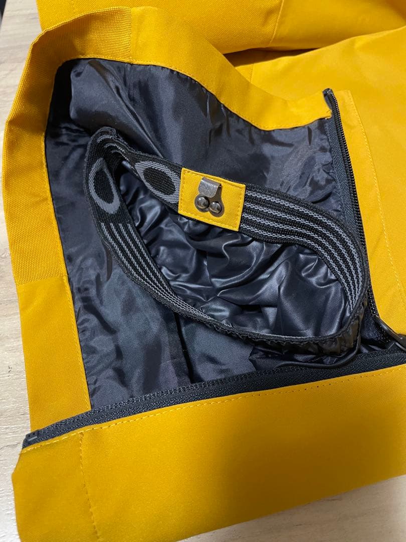 新品タグ付　OAKLEY スノーボード スキー パンツ イエロー　オークリー