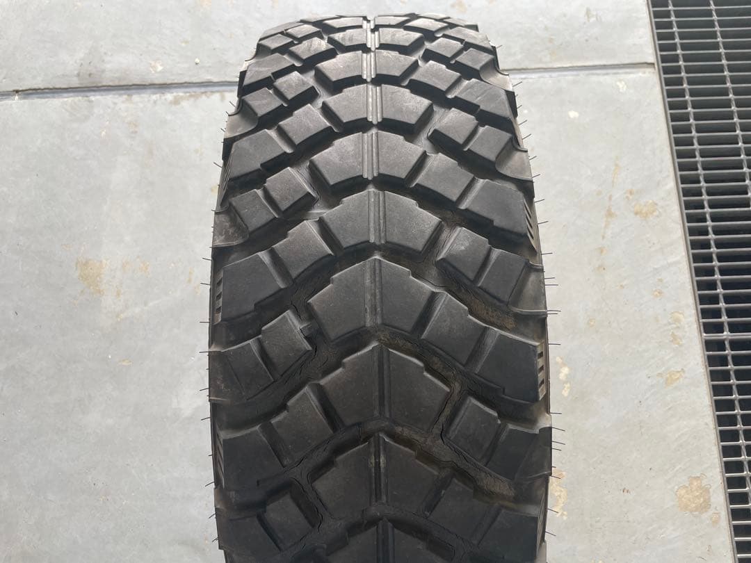 ヨコハマ　ジオランダー　M/T+ 285/75R16 1本　④