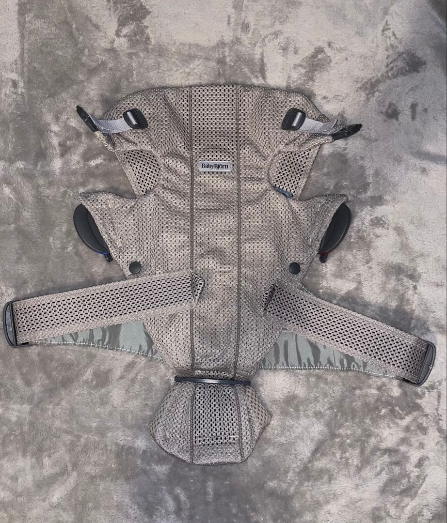 【一度のみ美品】BabyBjorn ベビービョルンベビーキャリアMINI Air