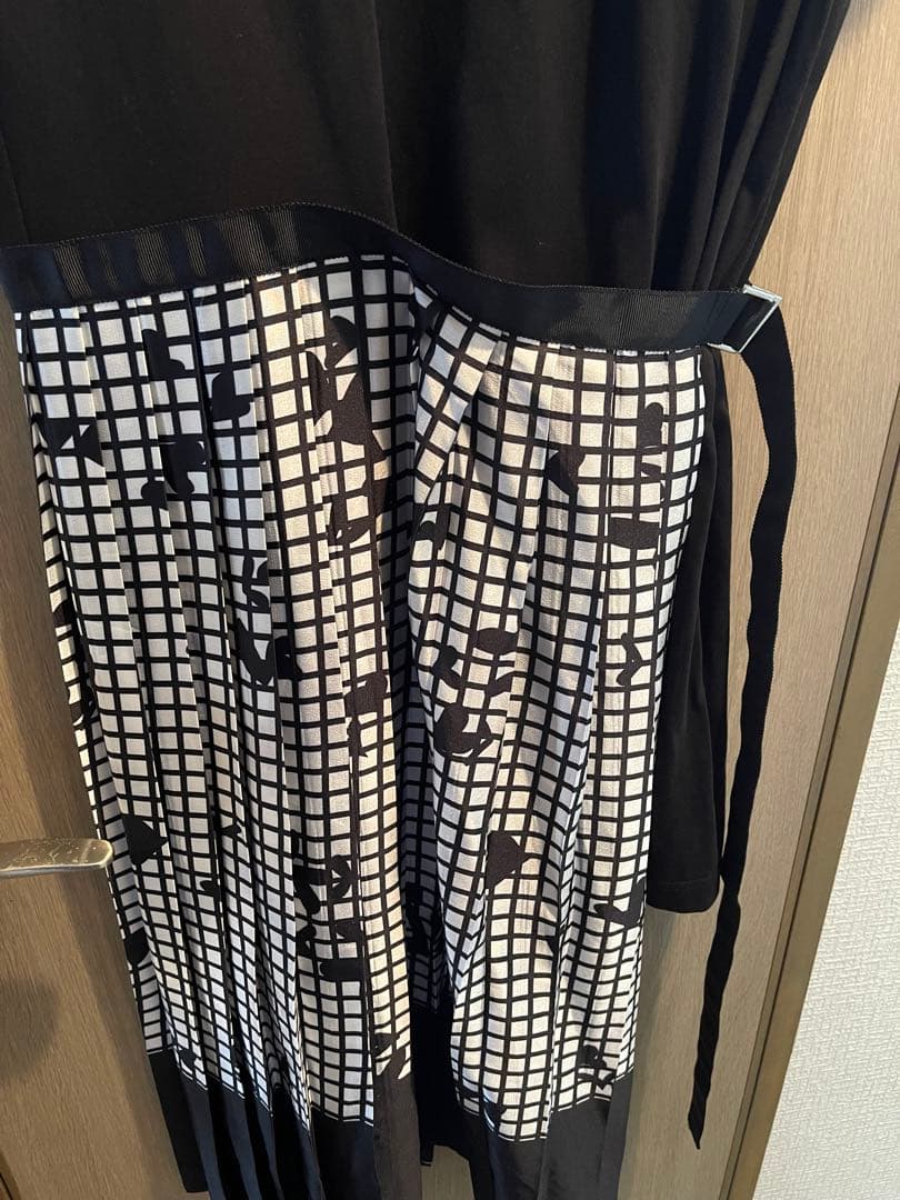 お値下げしました！sacai 18-036 18ドッキングプリーツワンピース