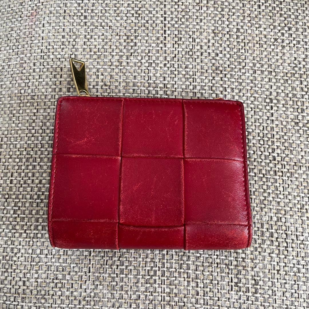 BOTTEGA VENETA 二つ折り財布 レッド　ビッグイントレチャート