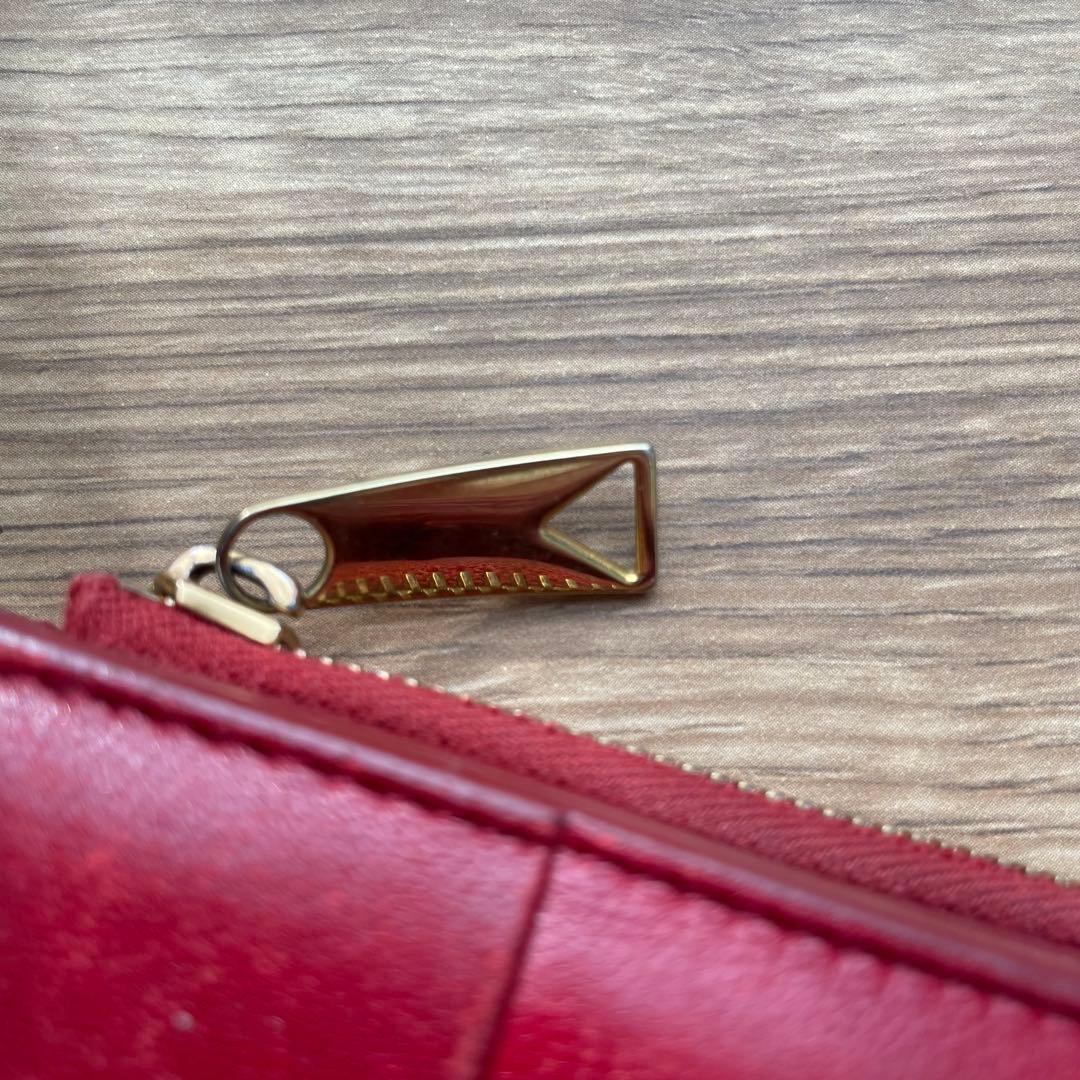 BOTTEGA VENETA 二つ折り財布 レッド　ビッグイントレチャート