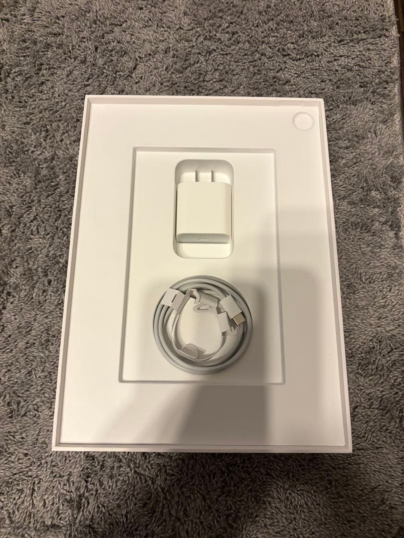 iPad Air (第5世代) M1 スターライト 64GB